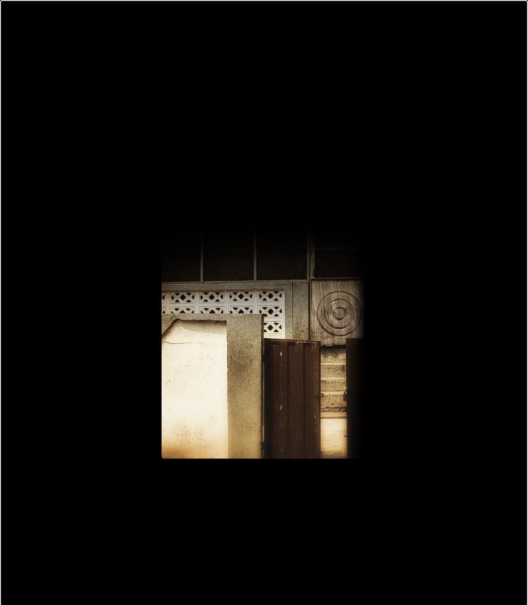 noxgenre's tweet photo. Asiama returns with “NO PLACE.” 🏠🎶

Produced by Kwame Yeboah, the release is a heartfelt reflection on home, family, distance, and the memories that stay with you wherever you go. ❤️‍🩹✨

Tap in everywhere. 🎧

🚨 OUT NOW 🚨

#Asiama #NoPlace #KwameYeboah #Osibisa #NewMusic #NXGApproved