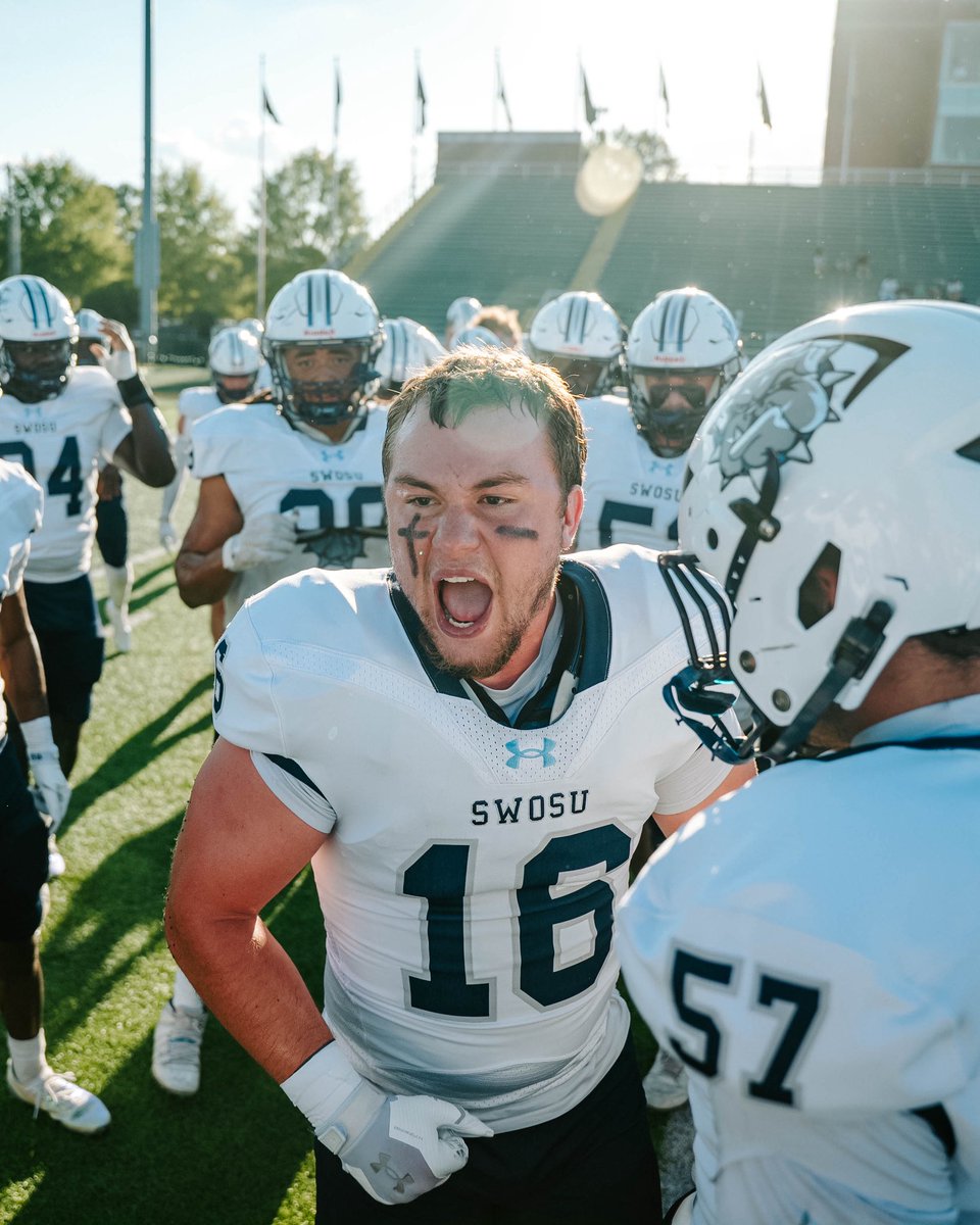 SWOSUAthletics's tweet photo. 30 minutes from kickoff. 🐶 https://t.co/YGBYZTjYzs