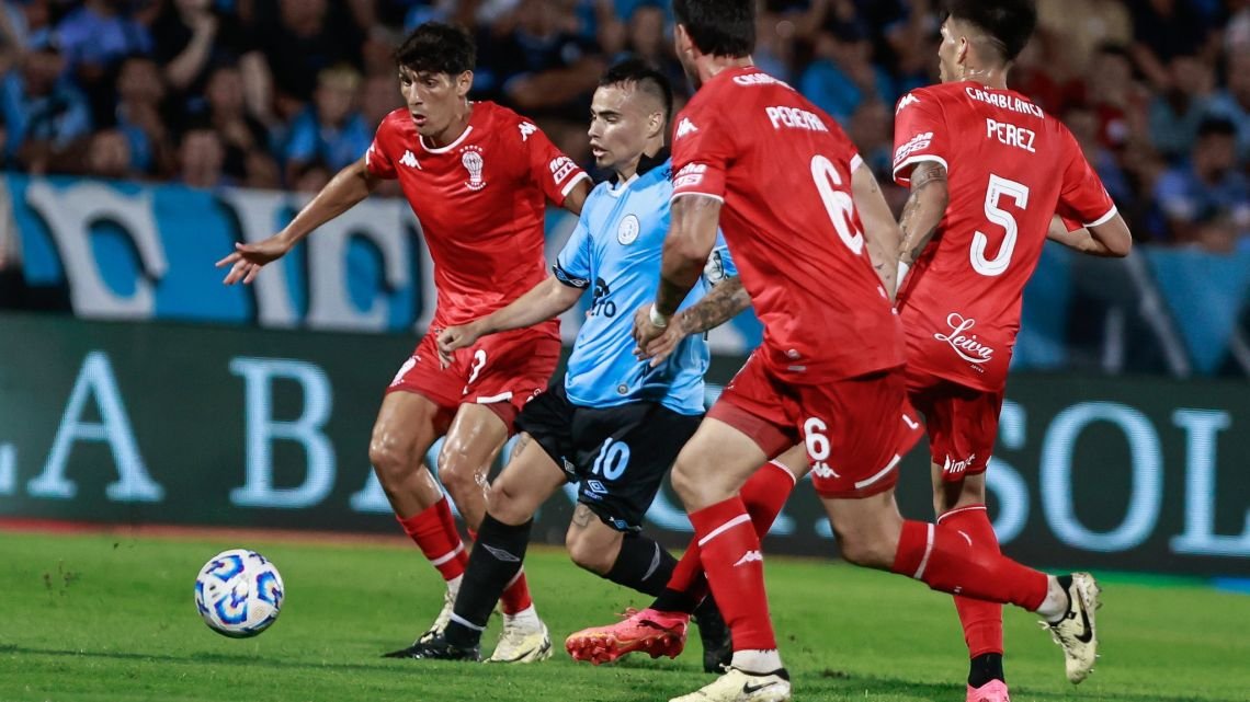 DatosHuracan's tweet photo. 📊RIVALES| El🎈 enfrentará a Belgrano por la fecha 8 del Clausura. 
Te dejamos los datos 🆚 el 🏴‍☠️:
PJ: 48 (AFA)
17 G - 16 E - 19 P
En 1️⃣:  En 🏆🇦🇷:  En 2️⃣:
33 PJ.      1PJ.             14 PJ.
🏟️ Ducó:
9 G - 10 E - 5 P
🏟️ Alberdi:
7 G - 4 E - 12 P
🏟️ Neutral:
1 E (5-3) ⛔ https://t.co/0wTM0uGCWJ