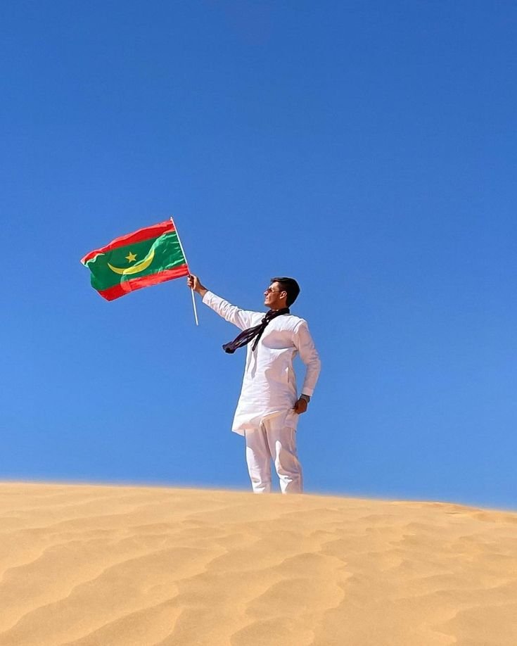 TalalAlgabini's tweet photo. حب الوطن ما يحتاج كلام كثير، يكفي إن اسمه يجي على البال ويبتسم له القلب 🇲🇷❤️ https://t.co/hBm2z3z2xZ