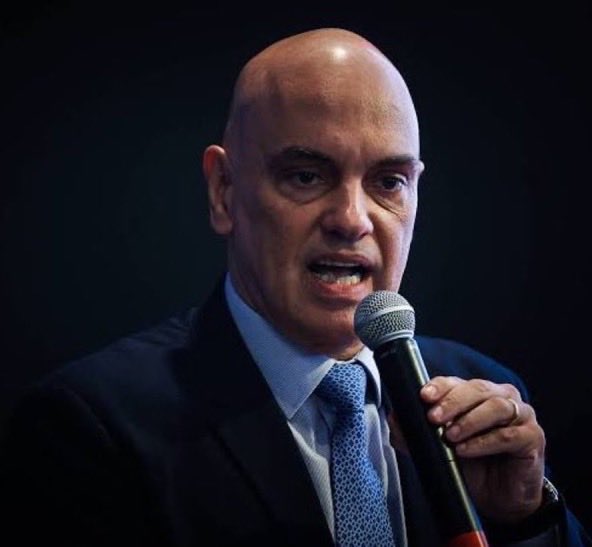 NewsLiberdade's tweet photo. 🚨URGENTE - Fachin abre procedimento e determina que Alexandre de Moraes, André Mendonça, o PGR Paulo Gonet e o diretor da PF Andrei Rodrigues prestem esclarecimentos em 5 dias sobre o caso Vorcaro https://t.co/UMqk16DvTW