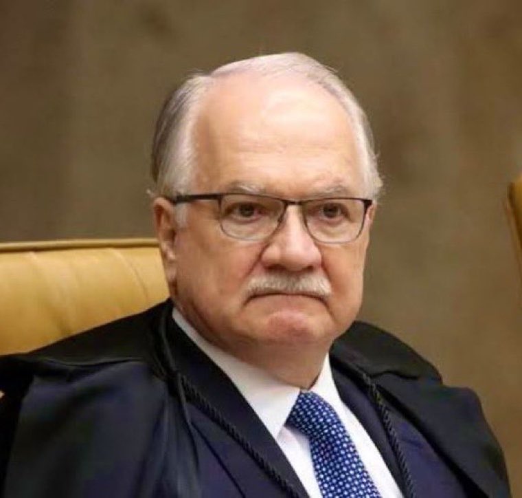 NewsLiberdade's tweet photo. 🚨URGENTE - Fachin abre procedimento e determina que Alexandre de Moraes, André Mendonça, o PGR Paulo Gonet e o diretor da PF Andrei Rodrigues prestem esclarecimentos em 5 dias sobre o caso Vorcaro https://t.co/UMqk16DvTW