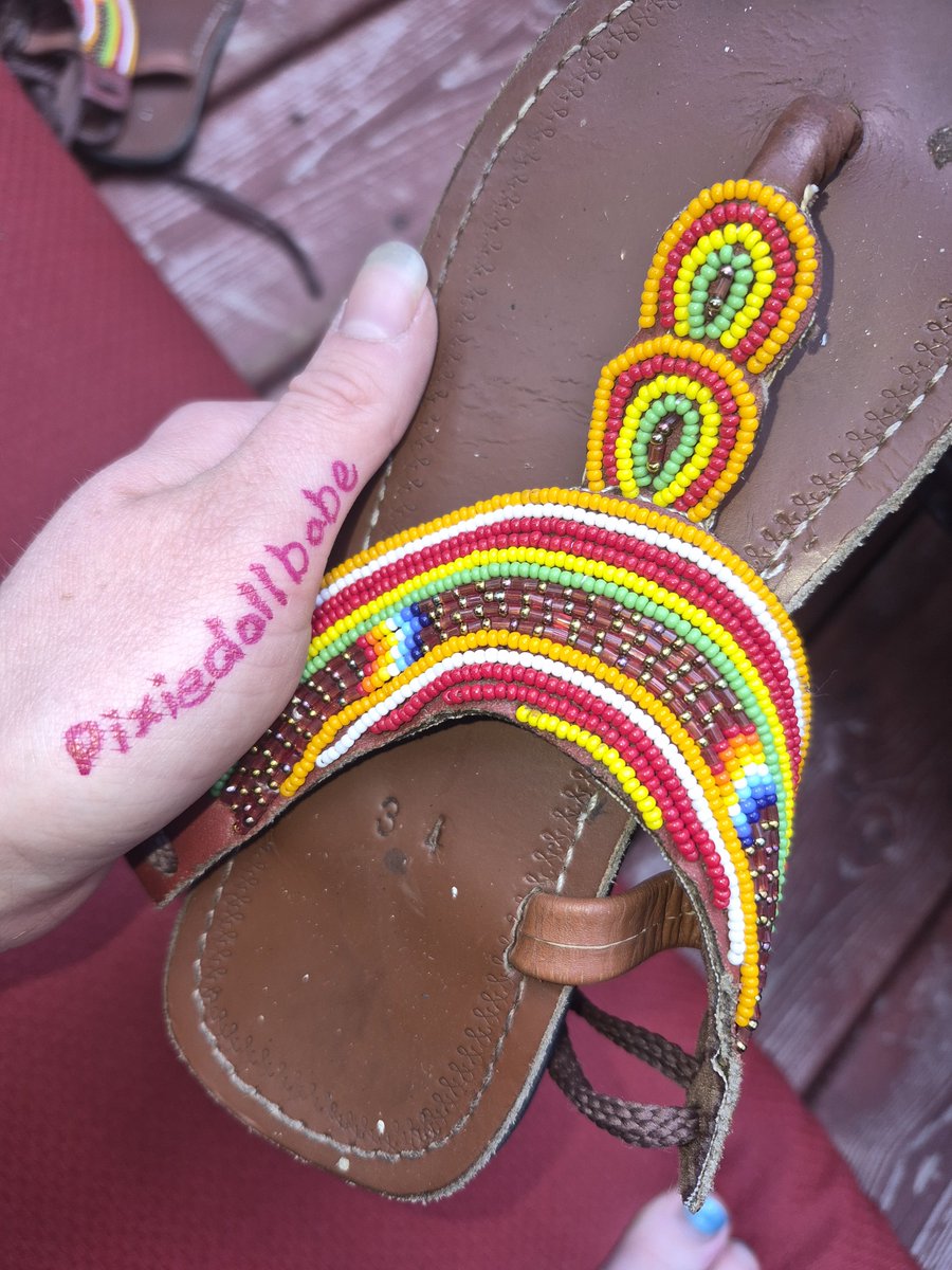 PixieDollBabe's tweet photo. A confirmation post to show all you sweet little puppies, pay pigs and fellow findommes that im real🤭✨️😘
Who's buying feet pics? 
Who would rather pay my rent? https://t.co/3obd4SNzsT