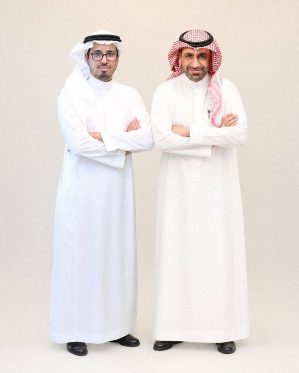 ittfc30's tweet photo. 🚨🚨🚨

اين الحرص على امانة الاتحاد 🟡⚫⁉️

- يتخلصون من كانتي بدون بديله 7 اشهر

- يتركون بنزيما يرحل بدون بيع عقده

- يبعدون ديابي بأكبر مبلغ بيع عقد

- لا يجددون مع فابي بسبب راتبه

- يعيرون ميتاي واوناي خارجيًا

- لا يحرصون على تسجيل كيلر اسيويًا

- لا ينفذون تعليمات المدرب ينز فيسينغ

- لم ينفذوا تعليمات المدرب كونسيساو

- ينهون ازمة الخريجي والميريا مع لوبي

- يتعاقدون مع ريوس اعارة جافة ويورطون النادي في الصيفية القادمة في حال الرغبة بشراءه

- يتقاعسون عن بدلاء دومبيا وروجر ولو لاعبين بالاعارة مؤقتا حتى التشافي من الرباط الصليبي

- يدبسون الفريق بعقد النصيري ولا يتخلصون منه مثلما يتخلص الهلال من عديد اللاعبين ومثل يتخلص النصر من دوران ومثلما يتخلص الهابط من محرز وميلوت وغيرهم

- عوار للسنة الثالثة يتواجد بدون رفع المستوى في خانة خلف المهاجم ، الهلال يمتلك سافيتش والنصر يمتلك فيليكس والهابط يمتلك سبرتسيان بعد تصريف غابري فيغا وميلوت

- يبعدون اللاعبين المحليين بدون تعويض

- يأخرون الصفقات حتى نهاية الميركاتو

- يتفاوضون مع الاندية ويخلفون بالحسم