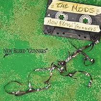 OriKen1's tweet photo. 今朝は眠気をぶっ飛ばすために #TheMods でも聴こう。新録でのベスト #NEWBLEEDGUNNERS がいい。コレも10年以上前の作品になるのかぁ。森ヤンの声は相変わらず説得力あるな。ギターもベースもタイコも完璧だぁ。10代のオレはこのバンドに狂っていたよ。めんたいロックは衝撃的だったんだ。ウタがある。 https://t.co/h9RWsNJMGd