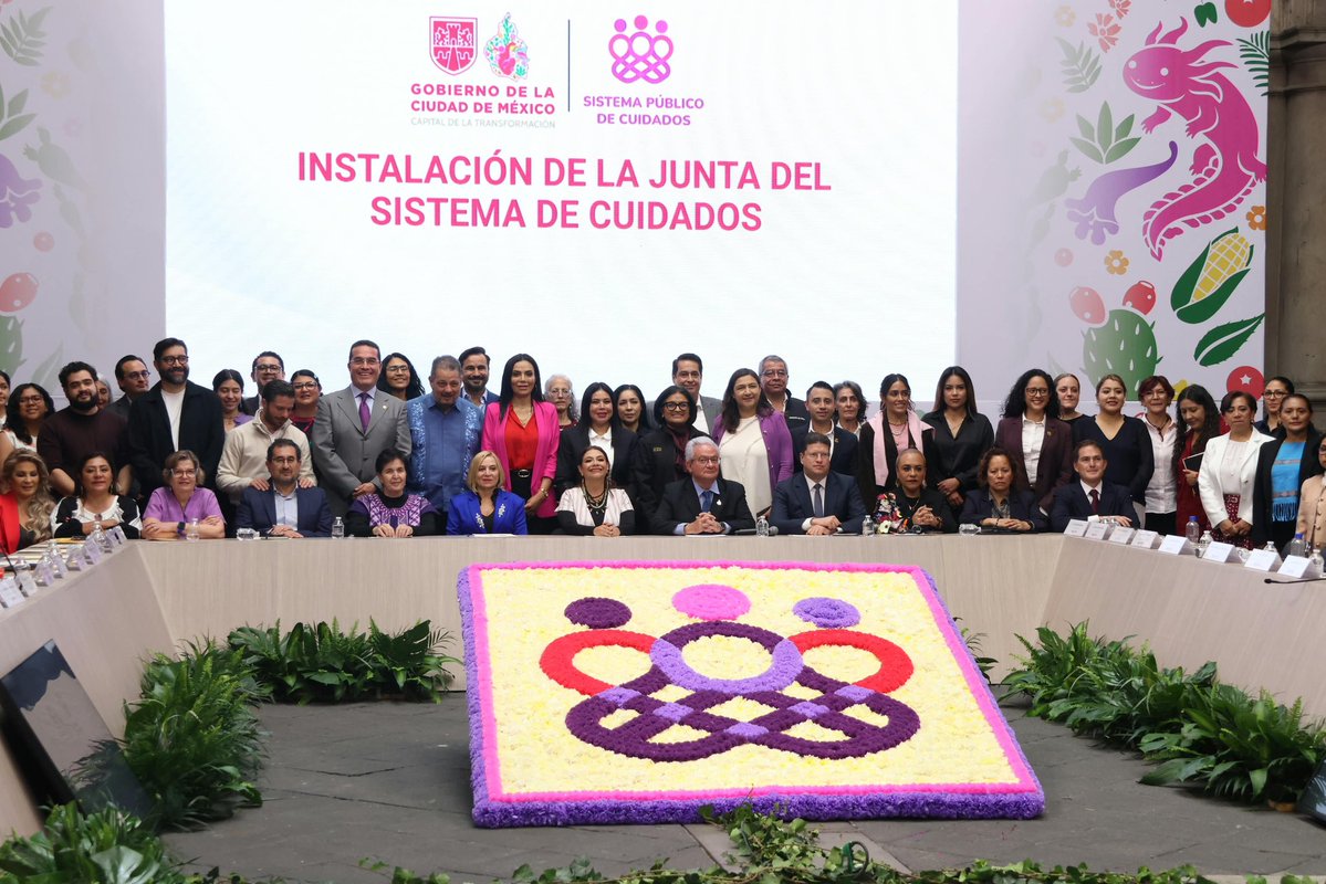 AlessandraRdlv's tweet photo. Hoy participé en la instalación de la Junta del Sistema de Cuidados de la Ciudad de México, un paso importante para construir una ciudad donde cuidar sea una responsabilidad compartida. https://t.co/HjoVSHkujf