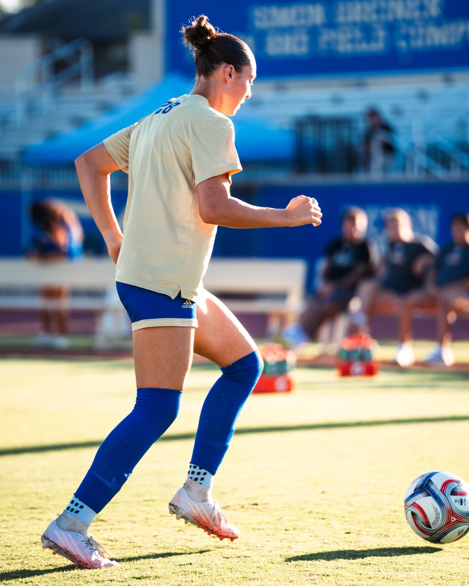 TulsaWSoccer's tweet photo. Dialing it in 🎯

#ReignCane https://t.co/YFBBNL3rAa