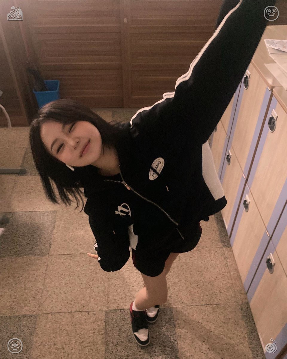0319kari's tweet photo. 🌜Products are ready for inspection—every effort is dedicated to quality! "I simply couldn't force myself to return," she confessed, "I felt guilty about leaving, guilty for not saying farewell, guilty for turning into someone who fled her history rather than confronting it. https://t.co/qzXuT4QDDv