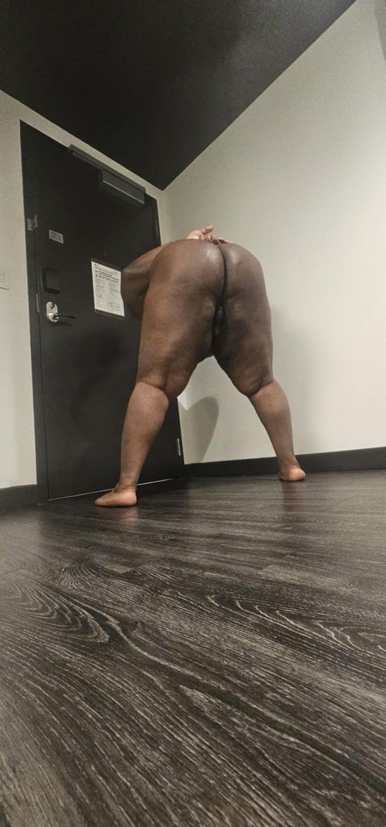 CocoB3zz's tweet photo. Thick thigh Thursday #detroitfreak https://t.co/4tJtQnIWGl