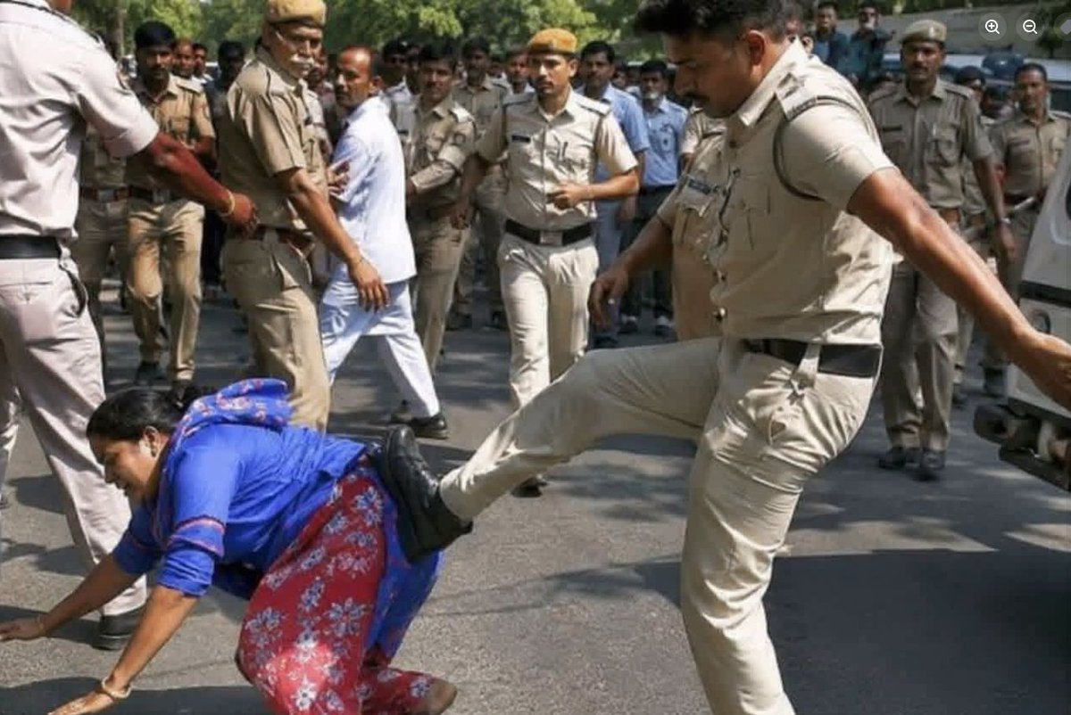 sanjaytyagi's tweet photo. This cannot be in India, where the women are treated as Goddess. #Hisar #Haryana #PoliceBrutality #Justice #SanitationWorkers #RespectForWomen https://t.co/VZPAVR4Ako