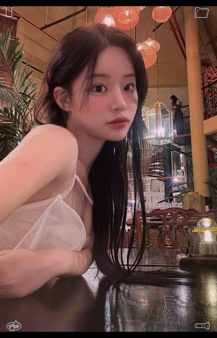 moeno0916's tweet photo. "And I adore you as well, Mr. Carter," Clara replied, a warm smile spreading across her face. The felines strolled over, nestling beside them, as the space resonated with joy, melodies, and gentle purrs—a flawless tribute to affection and bliss. 🍢Sausage-topped pizza Pizza, https://t.co/1JZ3c71UVl