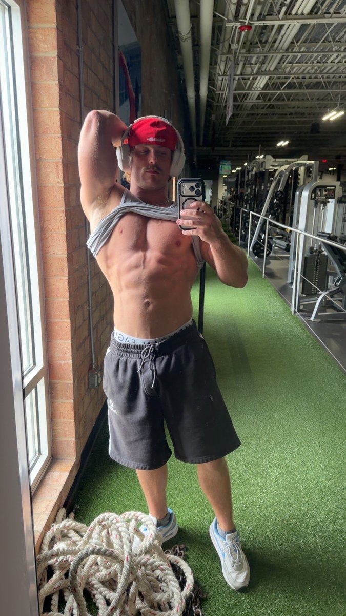 xRandyKnox's tweet photo. The names Randy but to you its Sir🙂‍↕️
#findom #dom #alpha #master #sir https://t.co/yKd1LSYulT