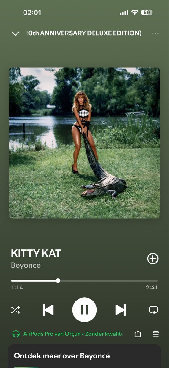 KayraXHan's tweet photo. please rise for our national anthem. https://t.co/YeuaTvBq5R