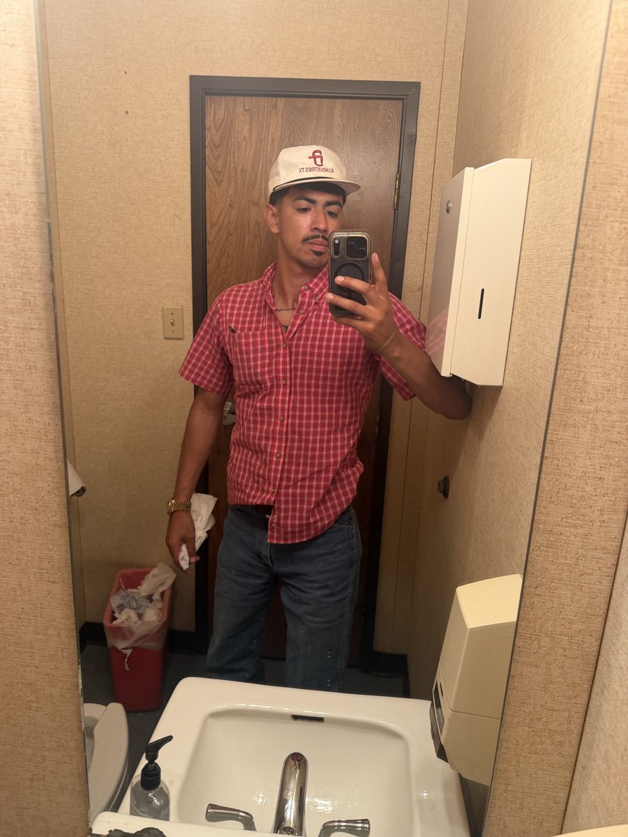 fuqaafindout's tweet photo. Who’s in Greenville/commerce/rockwall 👀👀 https://t.co/h6R7i0VgF9