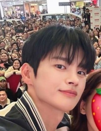 Ekb65278's tweet photo. 셀카  잘찍었다  이뿌다이뻐
#TikTok https://t.co/ZlyrNlTBNZ https://t.co/o1IYBdCERJ