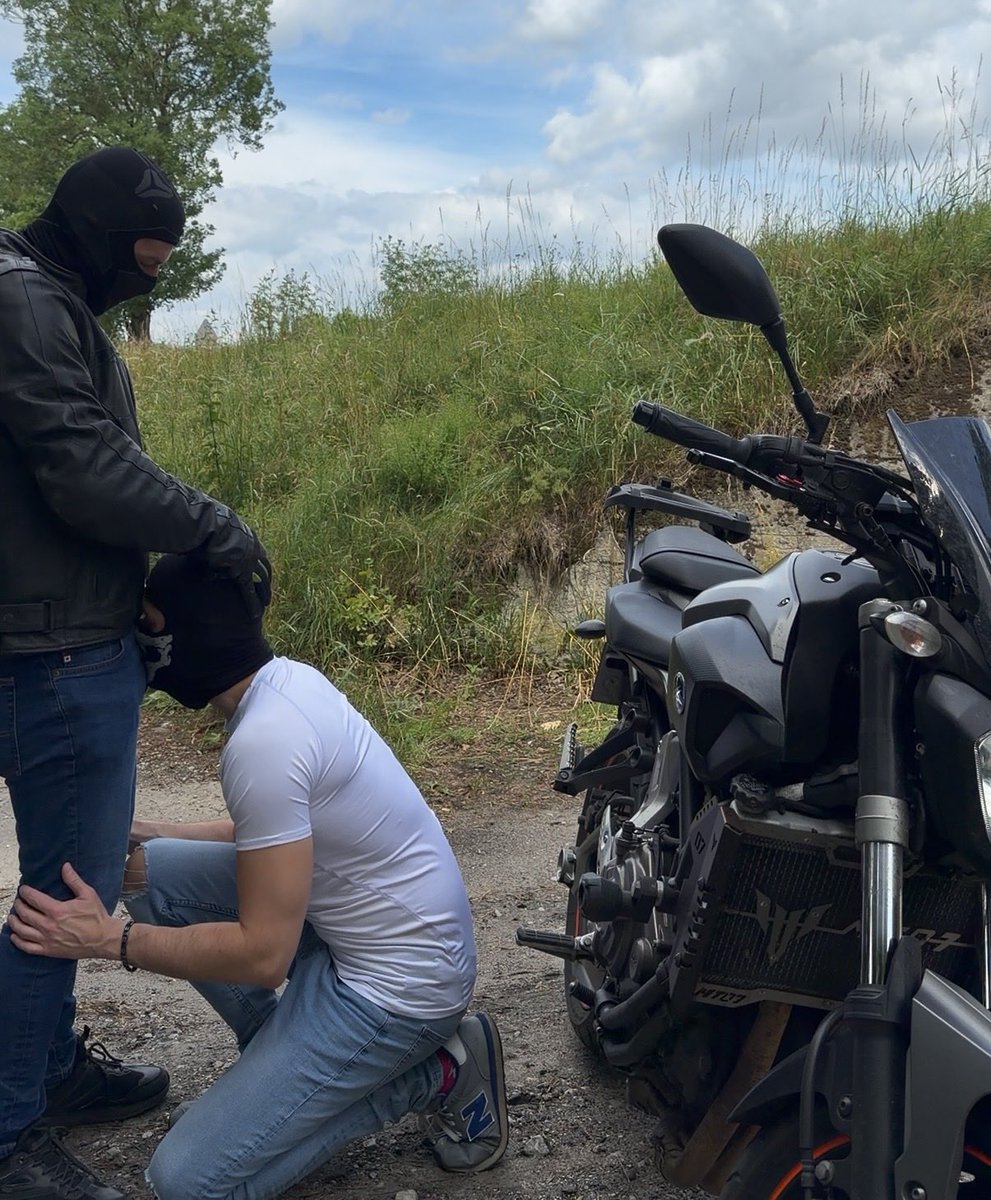 AlexmorbosoDa's tweet photo. Una parada en carretera para estirar https://t.co/VTrcSa6fjb
