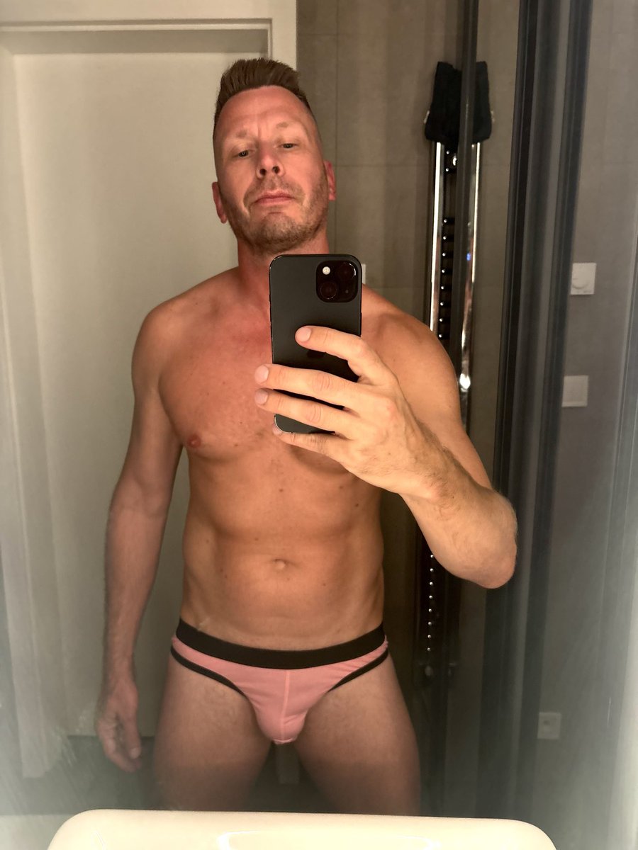 Alexbgfk's tweet photo. #gayczech #gayprague underwear https://t.co/eVdzKwOoOl