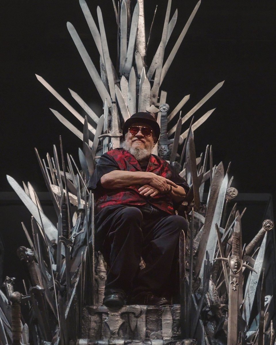 RedTeamReview's tweet photo. New George R.R. Martin blog post:

He enjoyed the Game of Thrones: The Mad King play and is announcing that the production will be coming to London very soon so a wider audience can enjoy it https://t.co/V9Tbqq0OKb