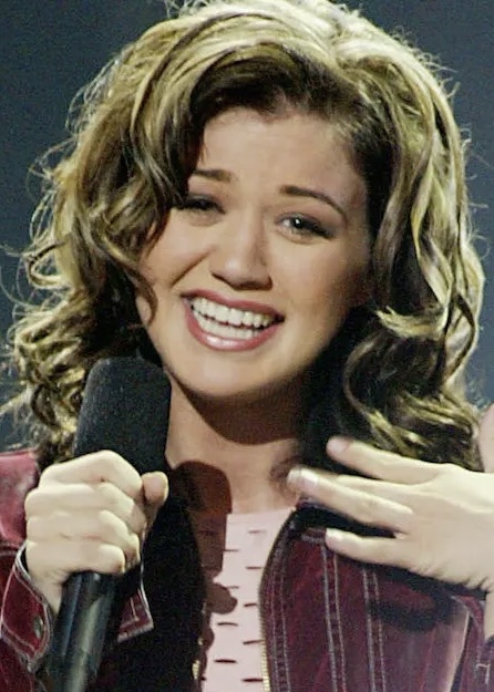 PopBase's tweet photo. 24 years ago today, Kelly Clarkson became the first winner of ‘American Idol.’ https://t.co/6OI3ZiVn9j