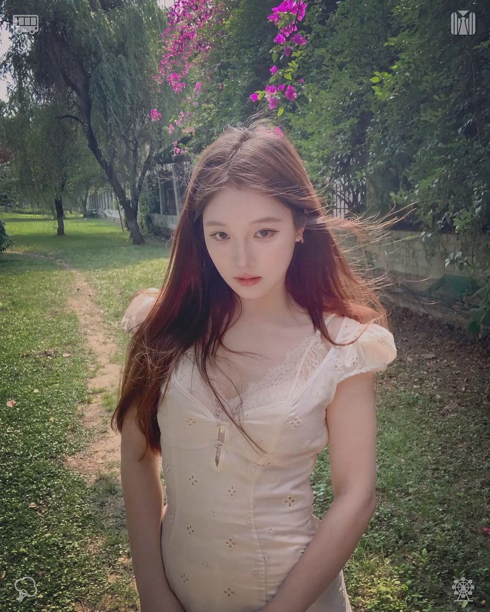 FregnaniLeo's tweet photo. 🌕A summer evening stroll under the blazing sky, filled with joy and giggles. Mrs. Henderson arrives carrying a homemade cake, adorned with fresh daisies, while Eleanor shares a heartfelt poem she penned on themes of recovery and affection. This magical night, brimming with warm https://t.co/oAzcK0zNwn