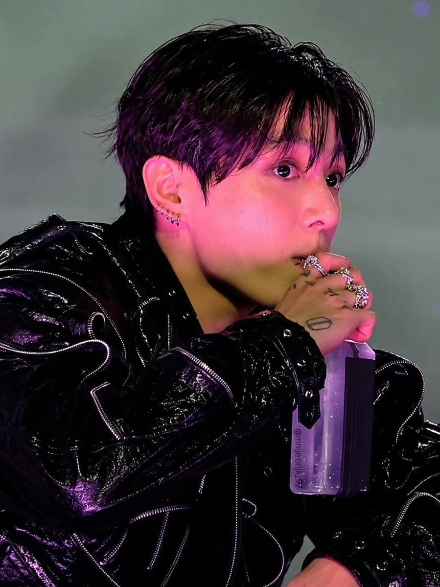 jungkookversex's tweet photo. close ups https://t.co/trrihgVMbj