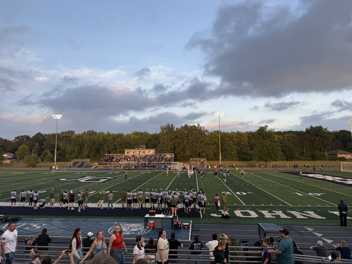 BrentLeppek's tweet photo. Football is back! #MHSAAFB https://t.co/ORk5zrvBPg