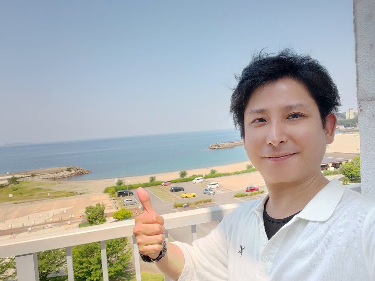 hitorisu2's tweet photo. ちょっとバスダイバーに乗って台風に話つけに行くわ。
・・・みんな、この通信を聞いていたら早く映画館に行って「#温泉シャーク2」を…ｻﾞｻﾞｯ…ﾌﾟﾂ

【#温泉シャーク2九州大決戦】本日公開！！！\ﾃﾞﾃﾞﾝｯ!!/

※足元に気をつけてご来場下さい♪

暑海市長 万巻貫一より😘 https://t.co/Gmbxu1I6jQ