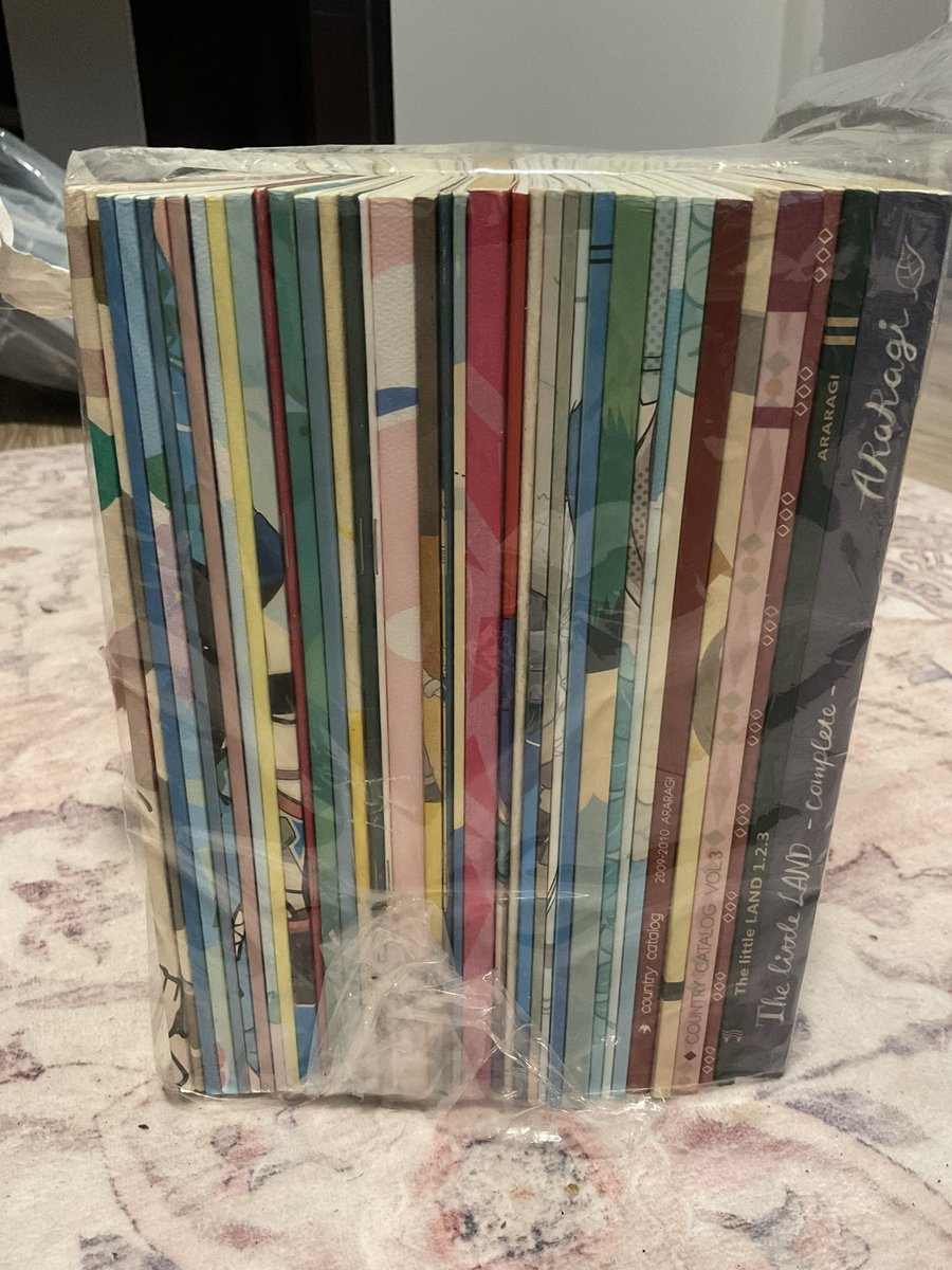 2chai4u's tweet photo. I finally have of ton of Araragi’s doujins from 2009-2019 …They feature Asakiku, Amepan, FRUK and even more ships…I’M GONNA CRY 🥹 https://t.co/rX11BVdeMY