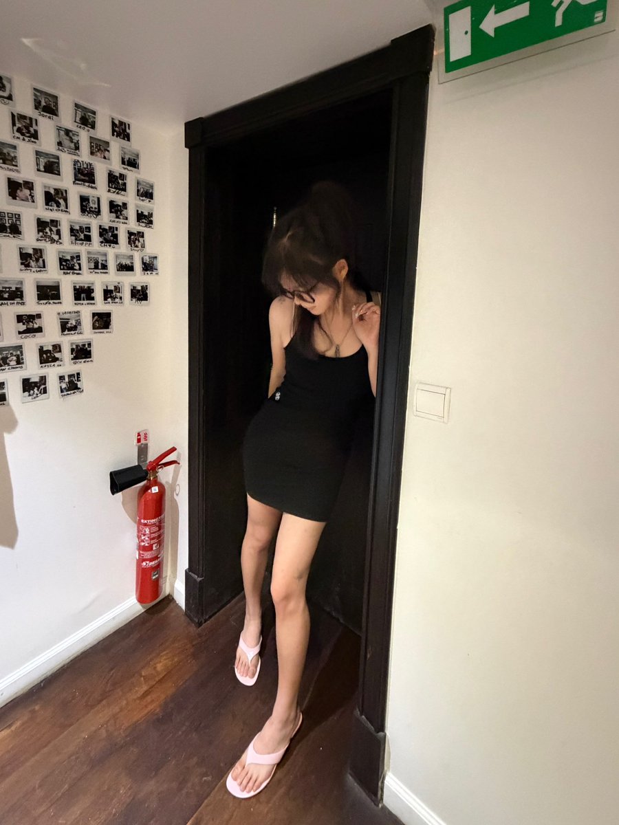 amychooooo's tweet photo. 고민하다가 드레스 샀고
기분되게좋아보임 https://t.co/VBFJsIVpk6
