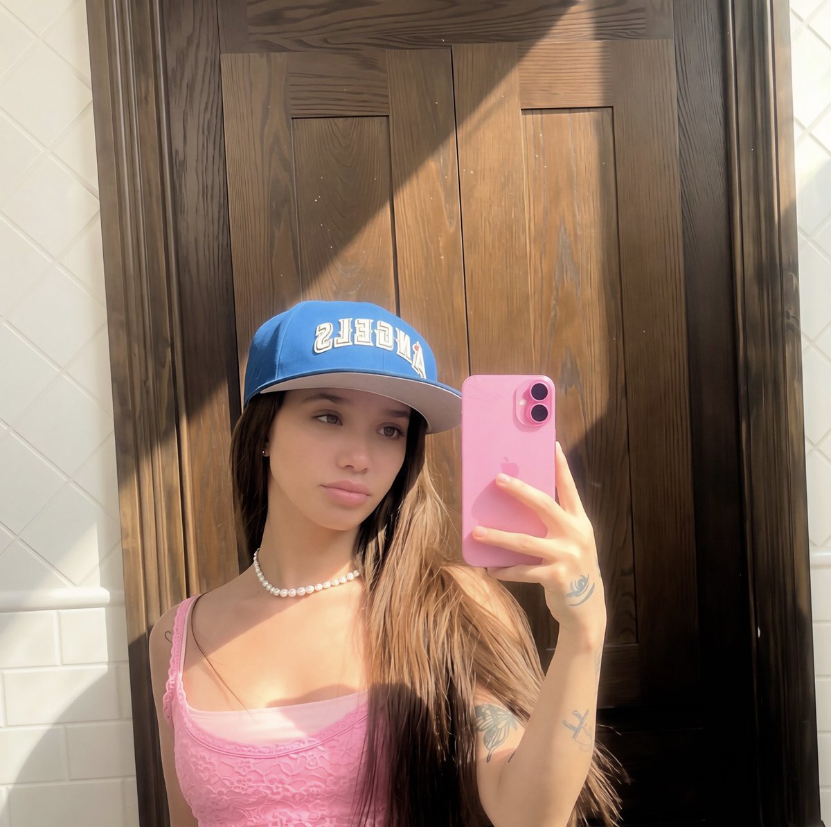 cieladita's tweet photo. ❀⋆⸜ 𝐀́𝗇𝗀𝖾𝗅𝖺'𝑠 𝘂𝗽𝗱𝗮𝘁𝗲 𝑖𝑛 𝖺𝗇𝗀𝖾𝗅𝗂𝖼-𝗴𝗮𝗹𝗹𝗲𝗿𝘆 ˒ 𝑎𝗱𝗱 𝘁𝗲𝘅𝘁: Volví a mi color natural y eso significa que vuelvo a ser yo misma en todos los sentidos de la palabra, acá empieza una era muy rosa de mí. https://t.co/lkVuAX5BAn