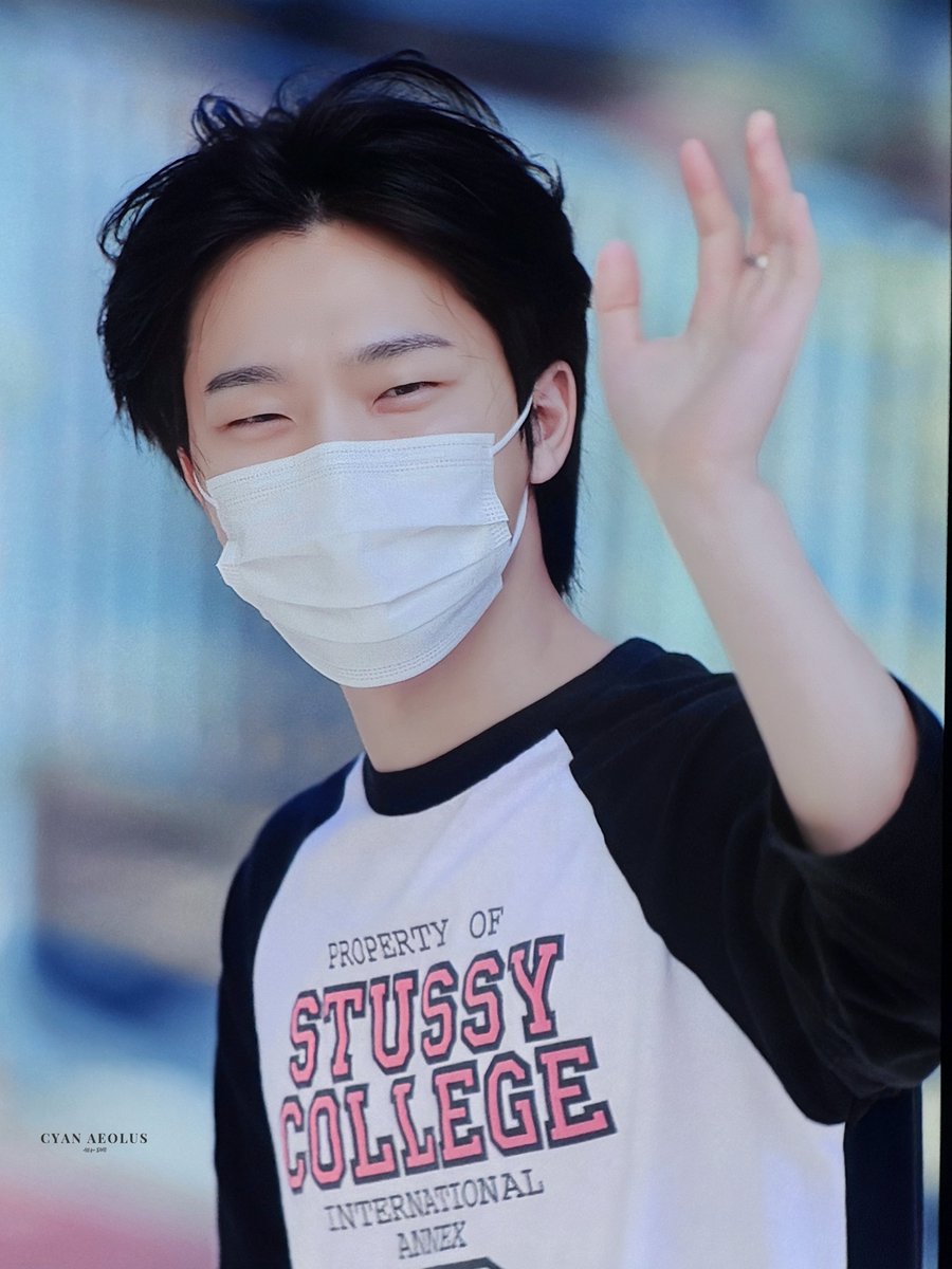 dinonaraCyan's tweet photo. 260904 kbs 출근

#DINO #이찬 #디노
#세븐틴 #SEVENTEEN https://t.co/U564WdjgS9