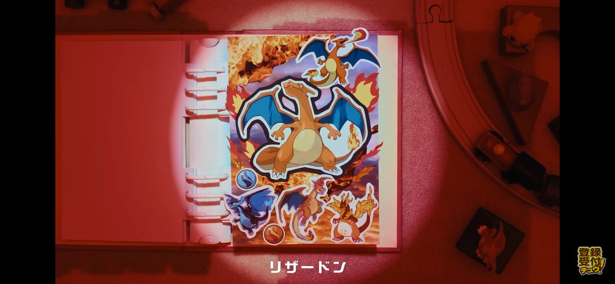 yuta_pk's tweet photo. メガのやつは今年のWCSのキービジュアルで、真ん中のやつはだいすきクラブのポケモン図鑑ってわかるけどキョダイマックスと右上のやつの出典元が分からない
右上のは色の使い方とか塗り方がアニメっぽいけど分かんないな https://t.co/hlX39D4pfI