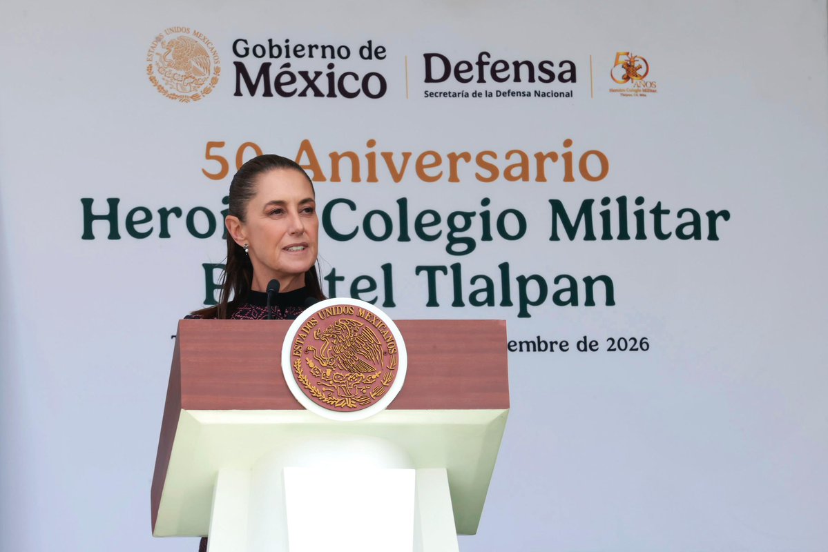 Claudiashein's tweet photo. Hoy conmemoramos 50 años de la presencia del Heroico Colegio Militar en su sede de Tlalpan, un espacio que ha sido testigo de la formación de generaciones de mujeres y hombres al servicio de México, forjados en la disciplina, el conocimiento, la lealtad, la valentía y un profundo sentido patriótico.

Por sus raíces populares y su formación nacionalista, las Fuerzas Armadas de México han mantenido una profunda lealtad a nuestro pueblo y un firme compromiso con la independencia, la soberanía y la defensa de nuestra nación.

🎥 https://t.co/T7QwhpRAwj