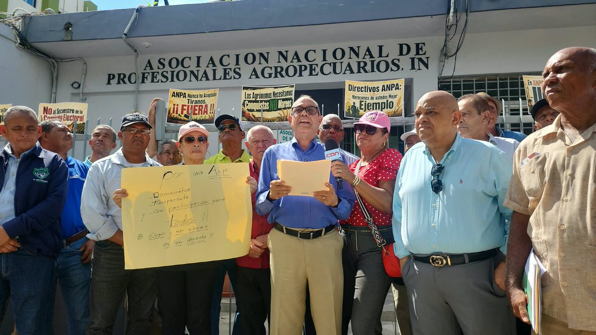 FPBaniOficial's tweet photo. Fuerza Gremial Agropecuaria denuncia irregularidades y exclusión en elecciones de la ANPA

#FPComunica
#FuerzaDelPueblo https://t.co/QRdTKP2Iy8
