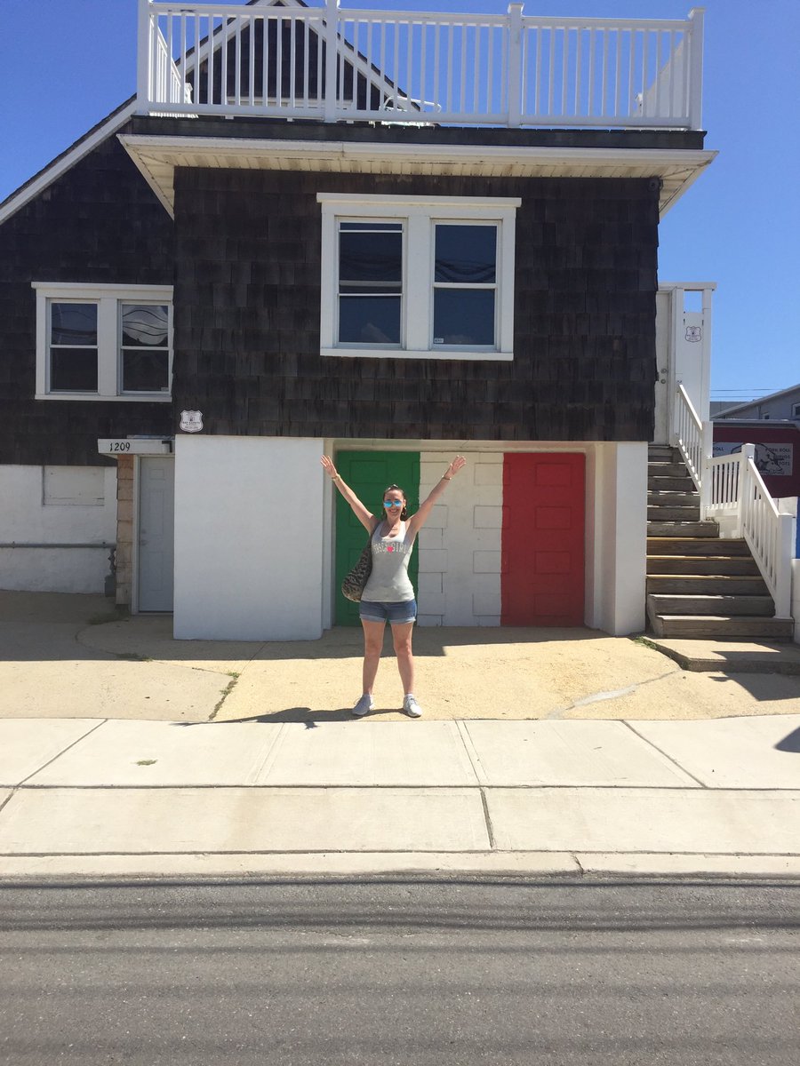 nohaters27's tweet photo. Where it all started #Seaside Thanks for the memories! ❤️ #JS4Ever @DJPaulyD @ItsTheSituation @snooki @angelinamtvjs @DeenaNicoleMTV @SammiSweetheart @RealRonnieMagro @JENNIWOWW @VINNYGUADAGNINO #LastJerzday https://t.co/vCONOFvyiM