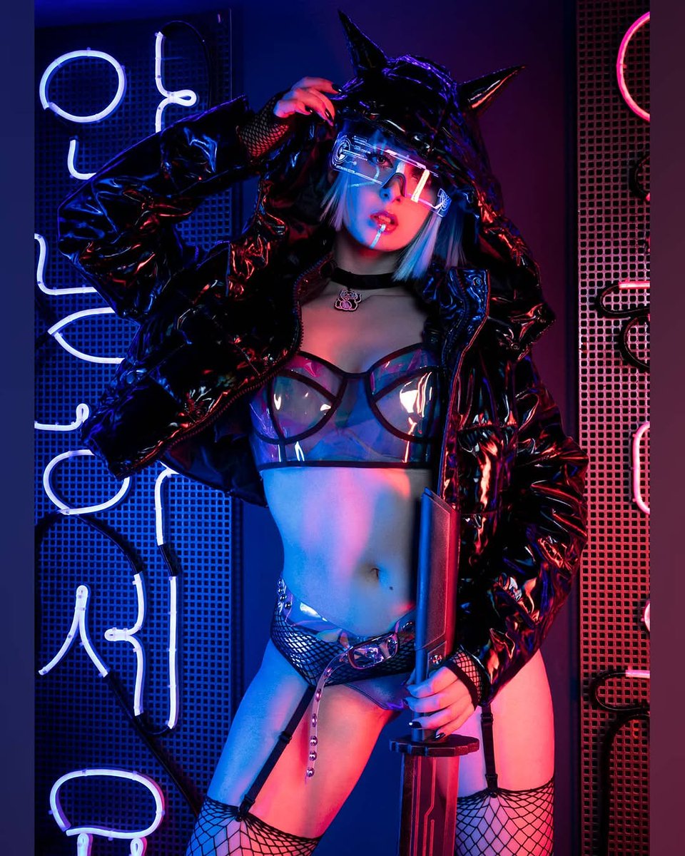 CheWolfRap's tweet photo. Ray is getting ready for her next fight in the arena, you gonna get tickets👾?

Thank you to everyone who read her background story and told me they liked it, I might write more about Ray in the future❤️

🗡️
📸 @ https://t.co/zQSoS2hxQi