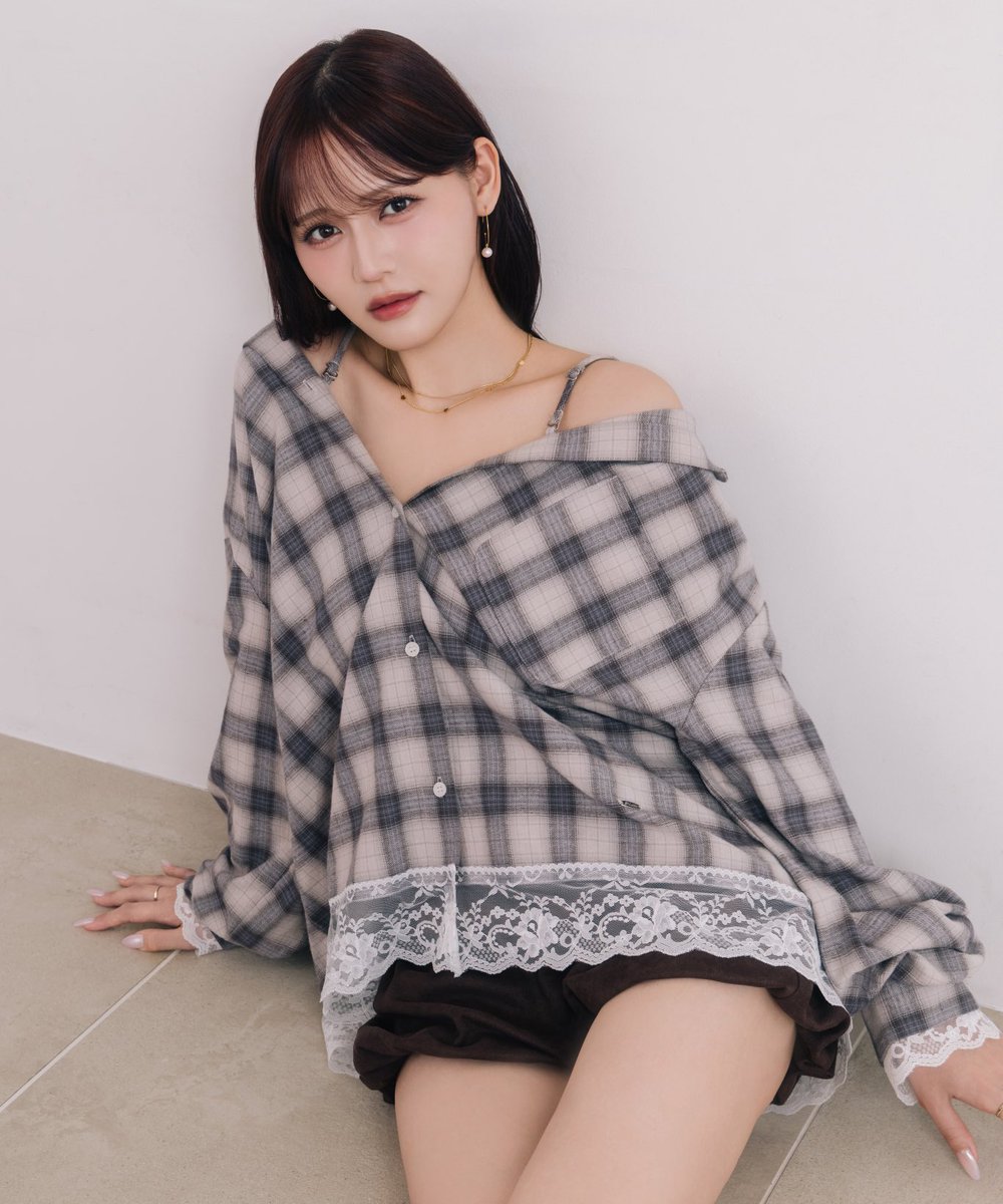 heather_love's tweet photo. Heather 25th Anniversary Collection♡ meets. ＝LOVE Hitomi Takamatsu ♡

髙松瞳さんと描く、
「可愛いけれど、甘すぎない」
“今、着たいフェミニン。”

25周年を迎えたHeatherの
新しい秋コレクション。

#Heather #Heather25th #髙松瞳 #イコラブ

https://t.co/KA2c3X6TKm https://t.co/qBrWgTVI5W