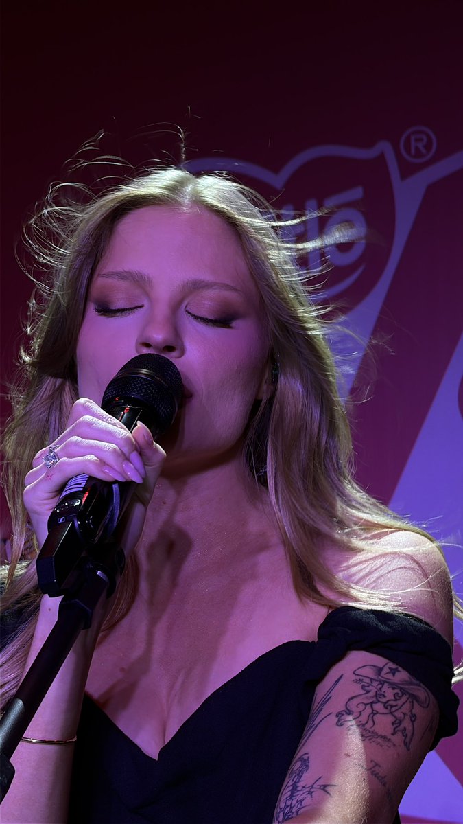 infosluisasonza's tweet photo. MULHER MAIS PERFEITA DO MUNDO

#KitKatRockinRio2026 https://t.co/6U97B8aV1Z