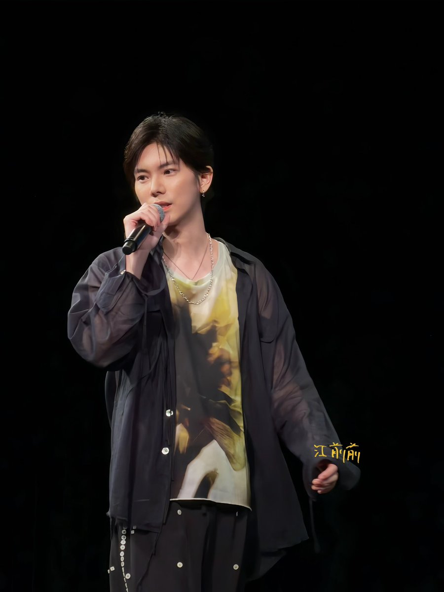 eronowj's tweet photo. 相変わらずかっこよくて可愛いYU💙
いつも素敵な作品を届けるために頑張ってくれてありがとう。
YUは本当に最高だよ😊
1月のLIVEも楽しみにしてるよ！🥰✨

@YU_Staff_ 
#楊宇騰YU 
#YU 
#YUDebut6thAnniversaryFanMeeting https://t.co/S5dOXlKFXH