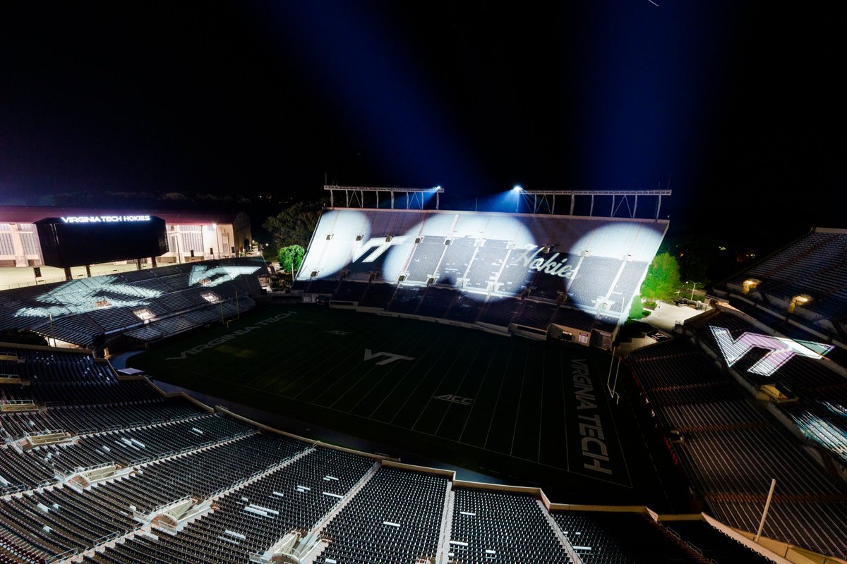hokiesports's tweet photo. Lane leveled up 🌙💡😮‍💨 https://t.co/eLD5nAkHzQ