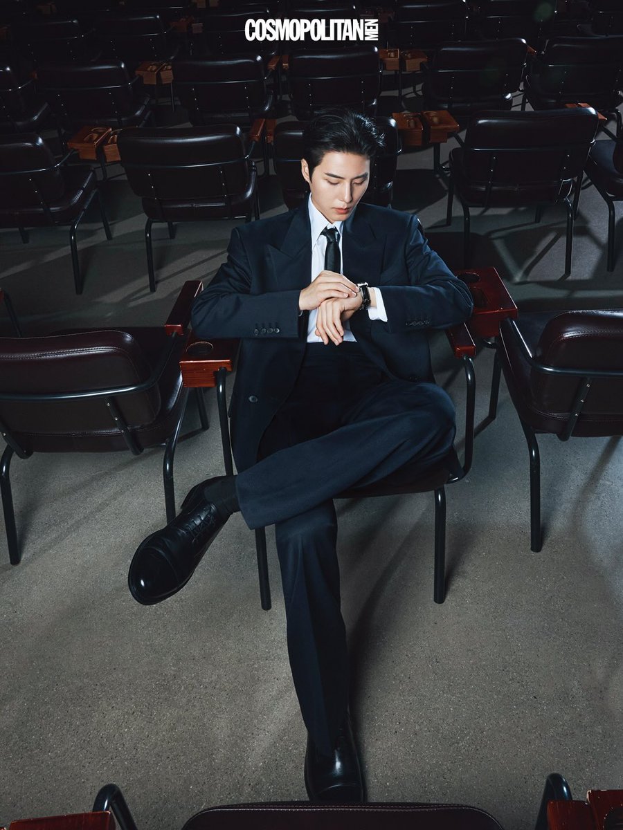 cosmokorea's tweet photo. #제작비지원 시크부터 청량까지 넘나드는 영케이의 모습은 <코스모폴리탄 맨>에서 만날 수 있습니다🦊🍀

𝘾𝙊𝙎𝙈𝙊𝙋𝙊𝙇𝙄𝙏𝘼𝙉 𝙈𝙀𝙉 ― 𝙔𝙊𝙐𝙉𝙂 𝙆 ✨
✔️예약 판매 : 예스24, 알라딘, 교보문고, 위버스 등 주요 온라인 서점
✔️예약 판매 기간 : 9/1(화) ~ 9/8(화)
✔️영케이 히든 커버와 북마크, <코스모폴리탄 맨>에서만!

@day6official 
#영케이 #YOUNGK #해밀턴 #해밀턴워치