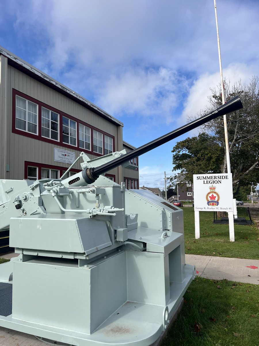 ReadyAyeReady's tweet photo. Today, the Royal Canadian Legion G. R. Pearkes VC Branch No. 5, Summerside, Prince Edward Island, dedicated the installation of the former HMCS Summerside 40mm Bofors deck gun. #RCN #RoyalCanadianNavy #Canada #Navy https://t.co/o23e18X2Cd