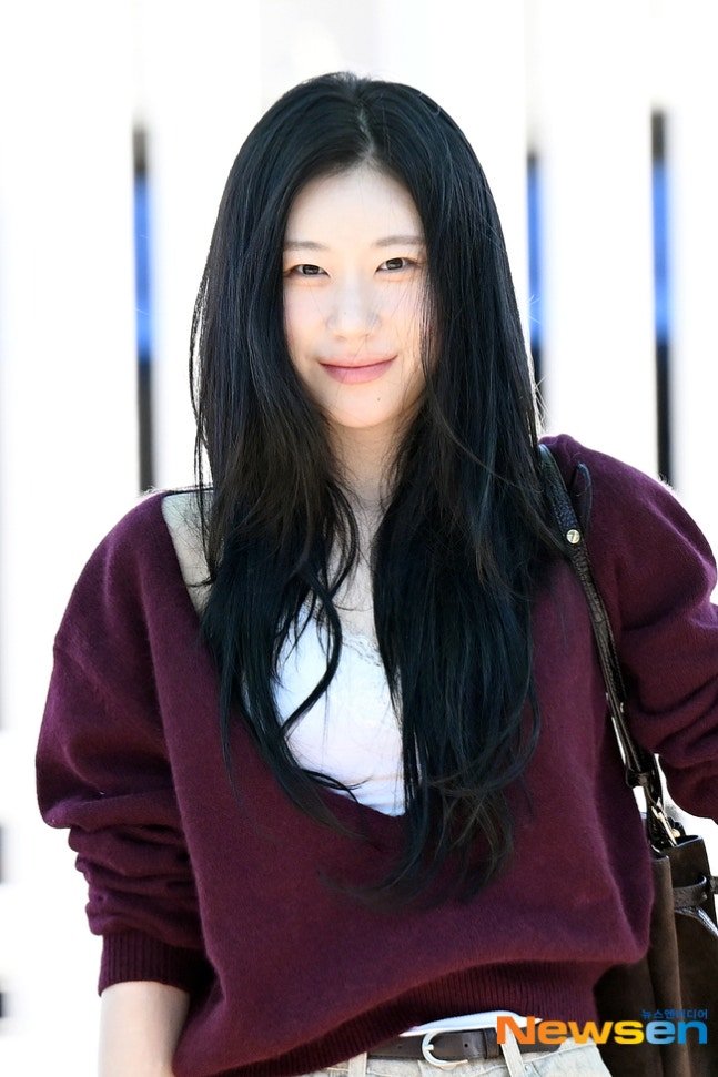 LCRuniverse's tweet photo. 오늘의 버건디 체리 🍒🍒 https://t.co/mpGVYlT0o7
