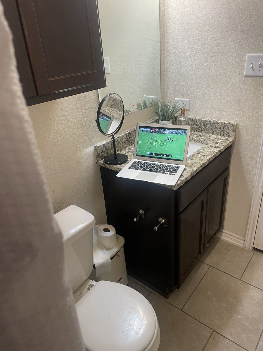 SportsProphet__'s tweet photo. If you’ve never rocked this setup from the shower 🚿 you’re not a real gambler. https://t.co/JUlDYpZRYQ