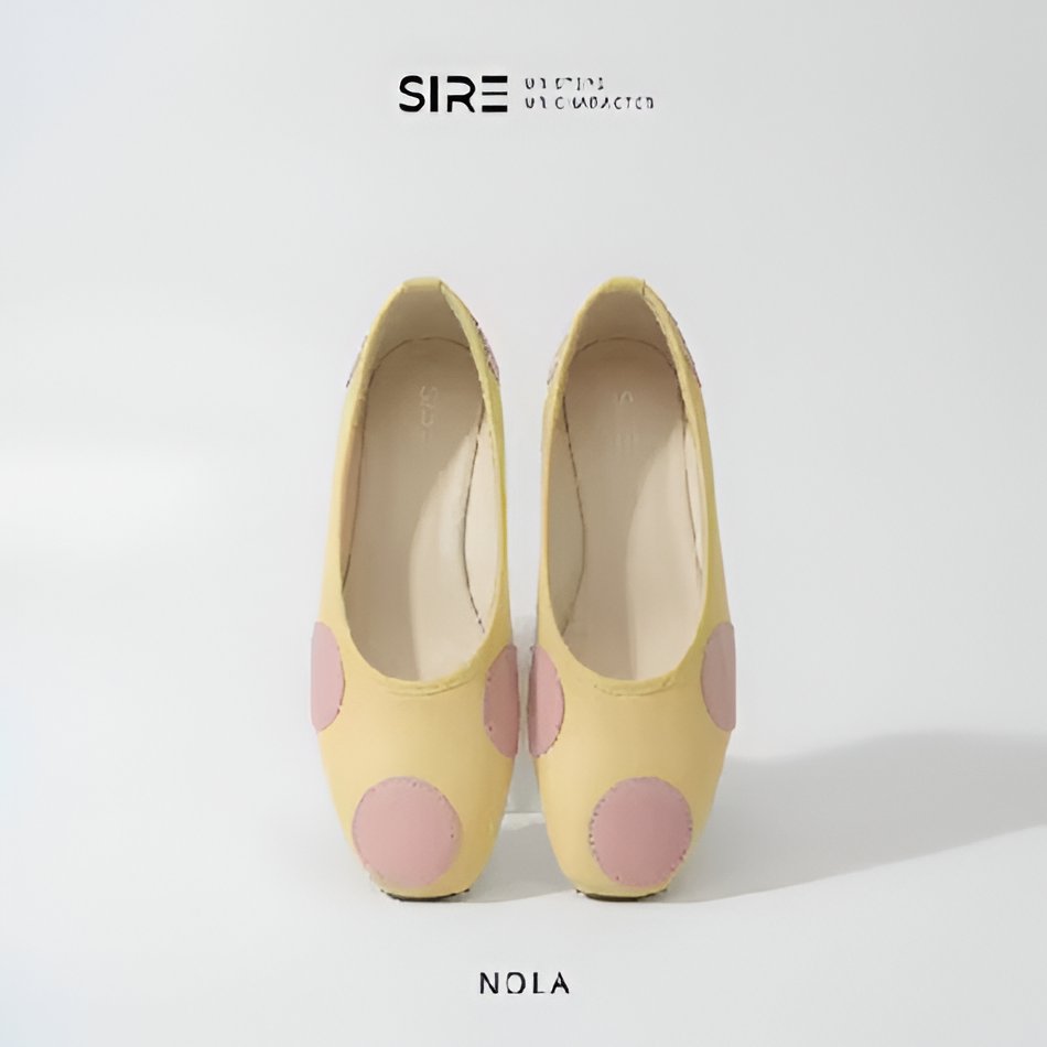 cherishthetic's tweet photo. nemuin racun flatshoes yang gemesnya kebangetan 😭🤏 motif polkadot nya pastel and eye-catching, harganya juga ramah kantong. yg lagi nyari flatshoes gemoy yg bikin ootd langsung fresh yukk merapat 🙌 https://t.co/hVouTtX3lN