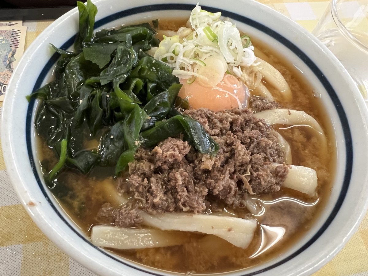 redfrog_note's tweet photo. おはようございます。業務Kです。
河口湖方面に行きました。着いたらまず吉田うどんで腹ごしらえ。馬肉とキャベツと極太麺が特徴。
富岳風穴は天然冷蔵庫で涼みました。真夏でも氷が残っています。 https://t.co/KSUCDbJzCM