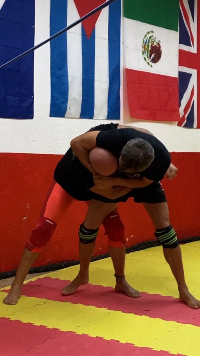 BousoManuel's tweet photo. 🎙️LUCHA 💫 https://t.co/em5pZEt3qg