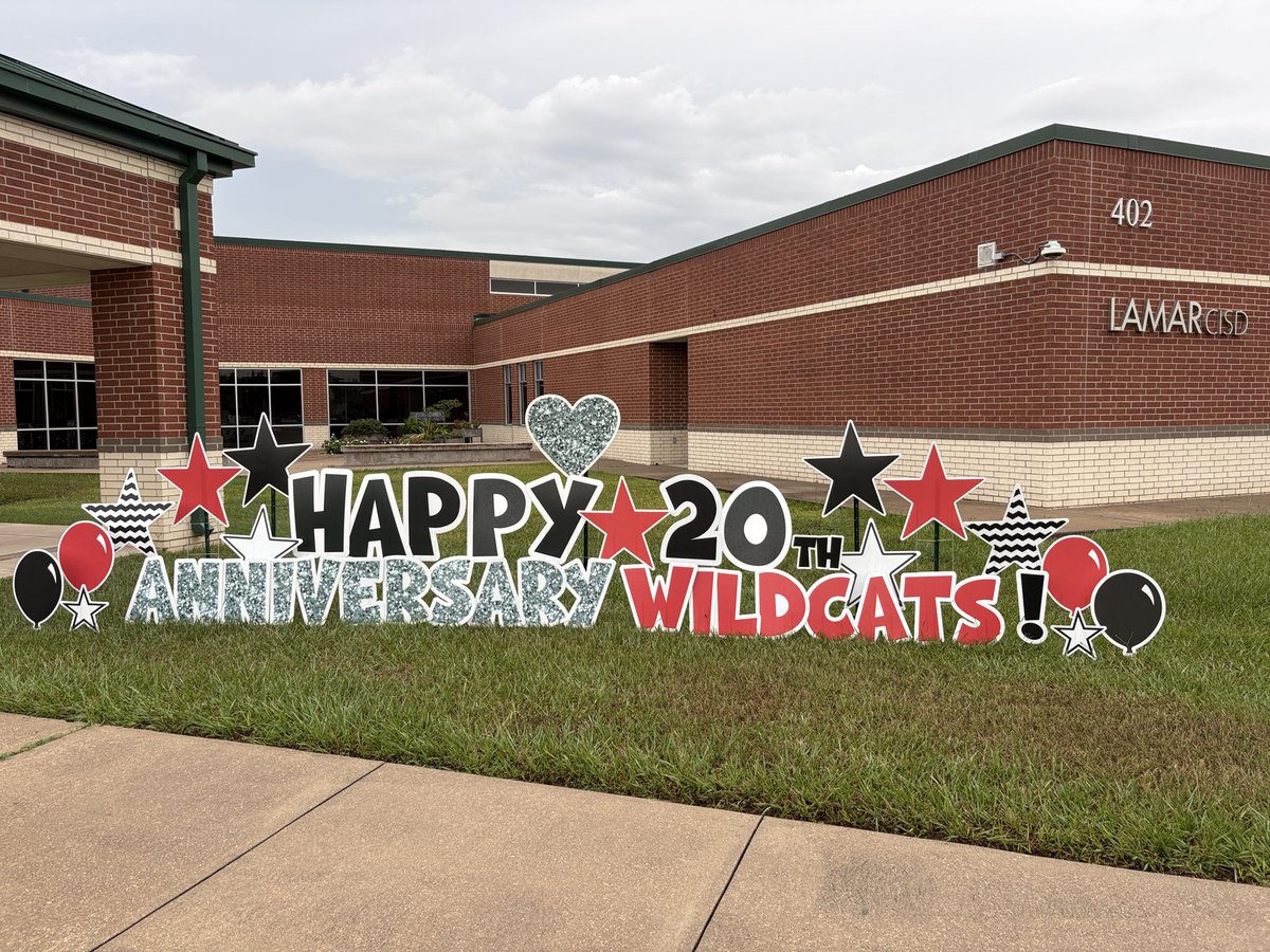 JWelchTxUSA's tweet photo. AN ANNIVERSARY SCORE
Congrats to @LamarCISD’s @VelasquezLCISD for 20 years of educating students, past and present.
I was happy to attend this evening.
#lcisd #LamarCISDBoard
#ChangingTheGAME
#GameChangers
#WeAreAllIn
#LCISD #1Score https://t.co/TpLCISFlVm
