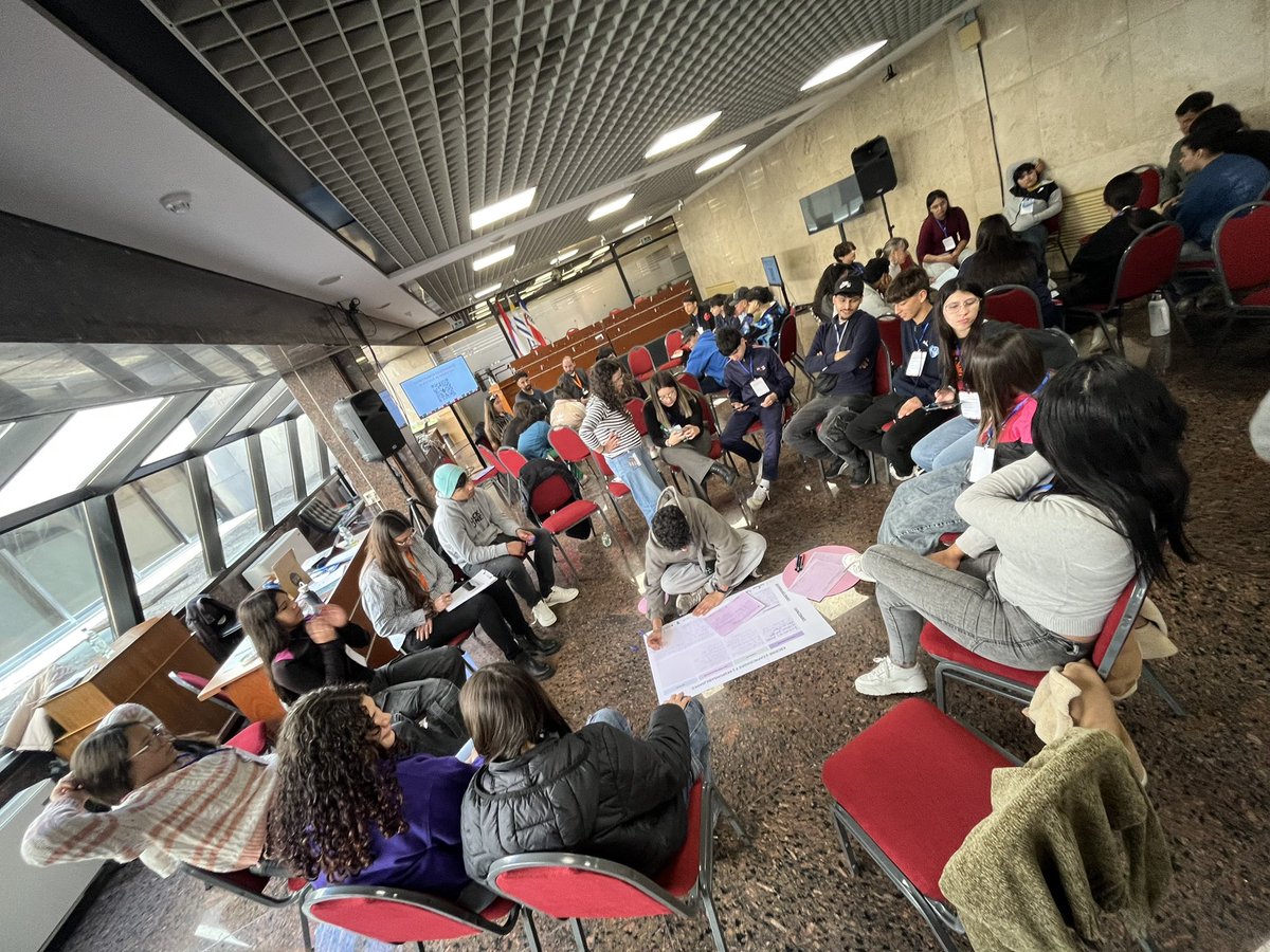 martinpardo77's tweet photo. Involucramiento y responsabilidad de gurises y gurisas de todo el país. Hoy en el @Parlamento_UY propusieron y se hicieron escuchar mucho en el marco de la Consulta Pública multiactoral sobre entornos digitales e inteligencia artificial
Proponer CON ellos y ellas https://t.co/NJhZZruwIT
