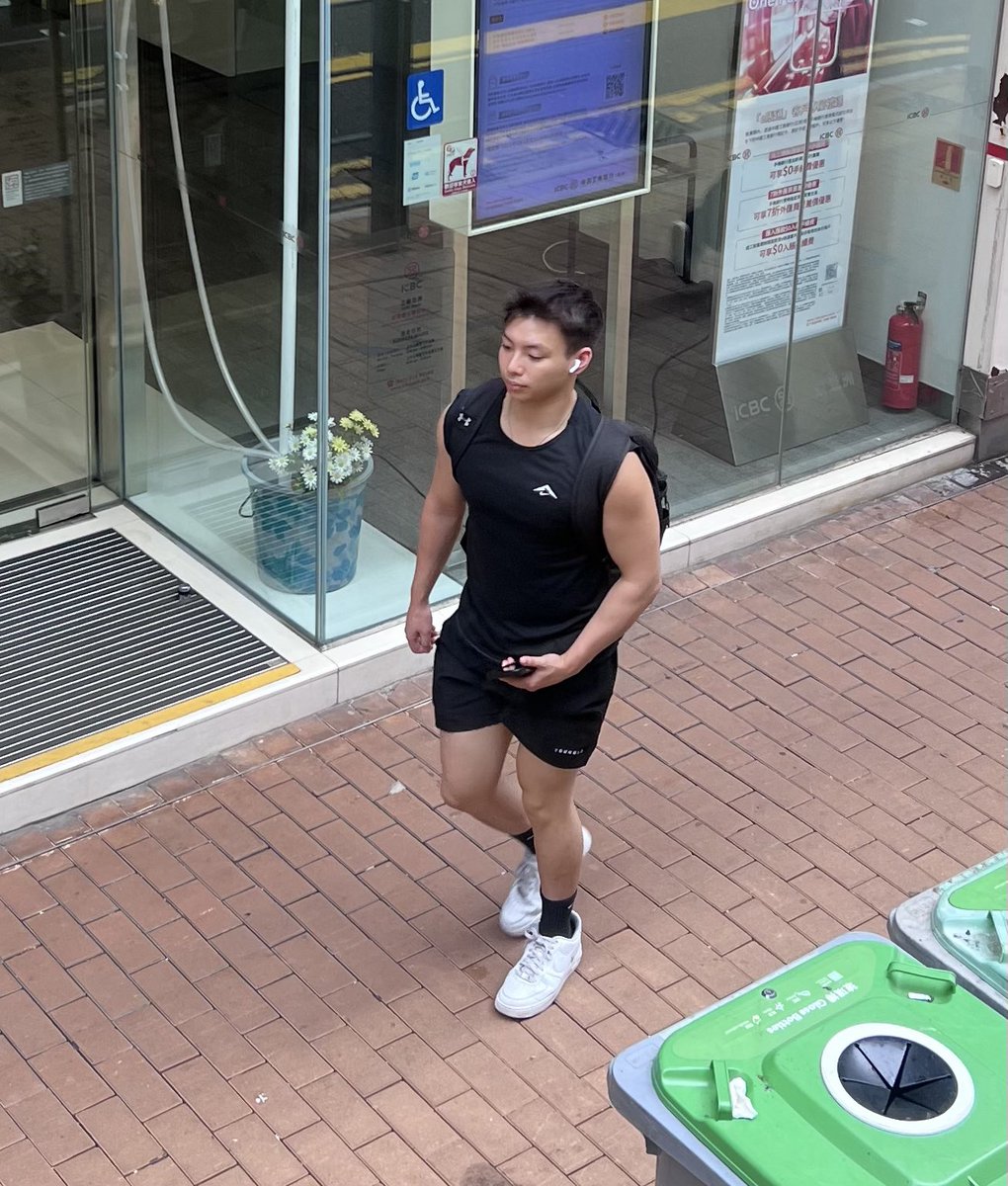 LV7132's tweet photo. #鮮肉大隻佬🥰😎 https://t.co/nwfL4ywWVh